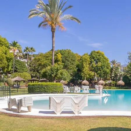 Dama De Noche Lll - Puerto Banus *