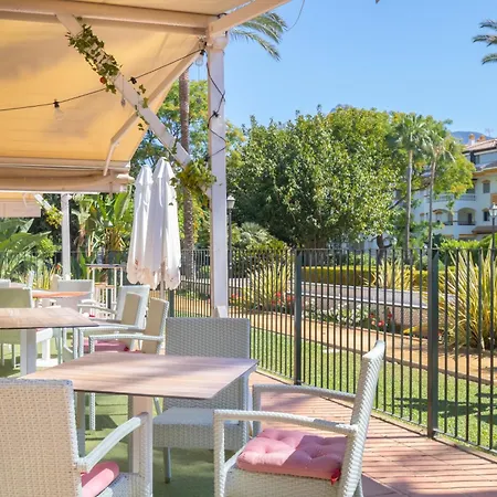 Dama De Noche Lll - Puerto Banus *