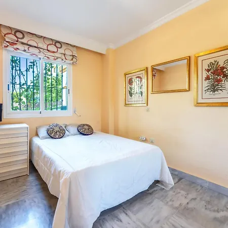 Dama De Noche Lll - Puerto Banus 마르베야