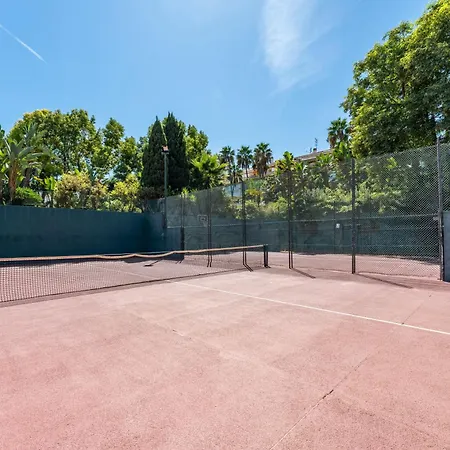 Dama De Noche Lll - Puerto Banus 마르베야